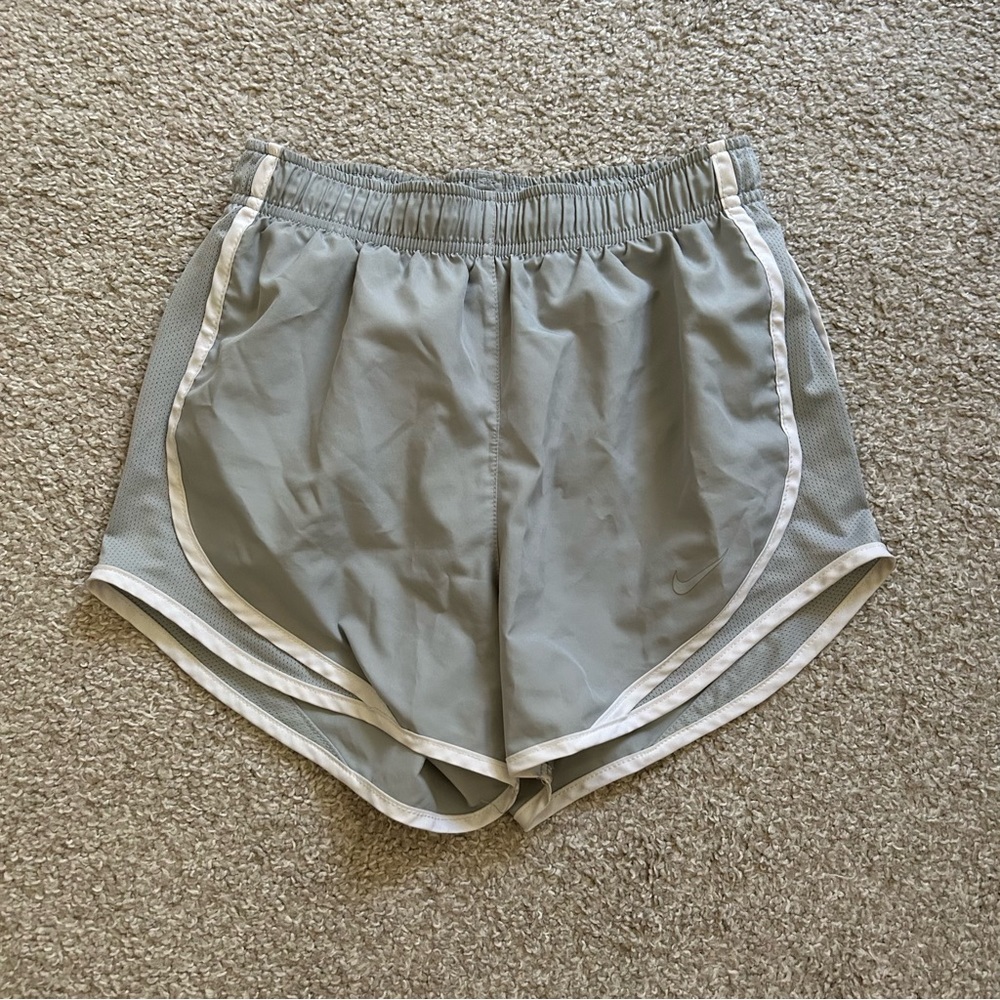 ⭐️ Gray Nike Shorts ⭐️
